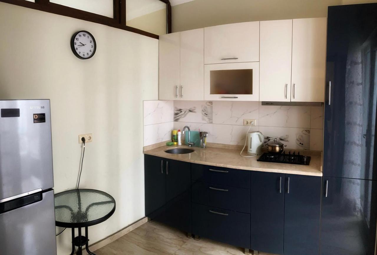 Big, Comfortable Apartment In Batumi Near The Sea Exteriör bild